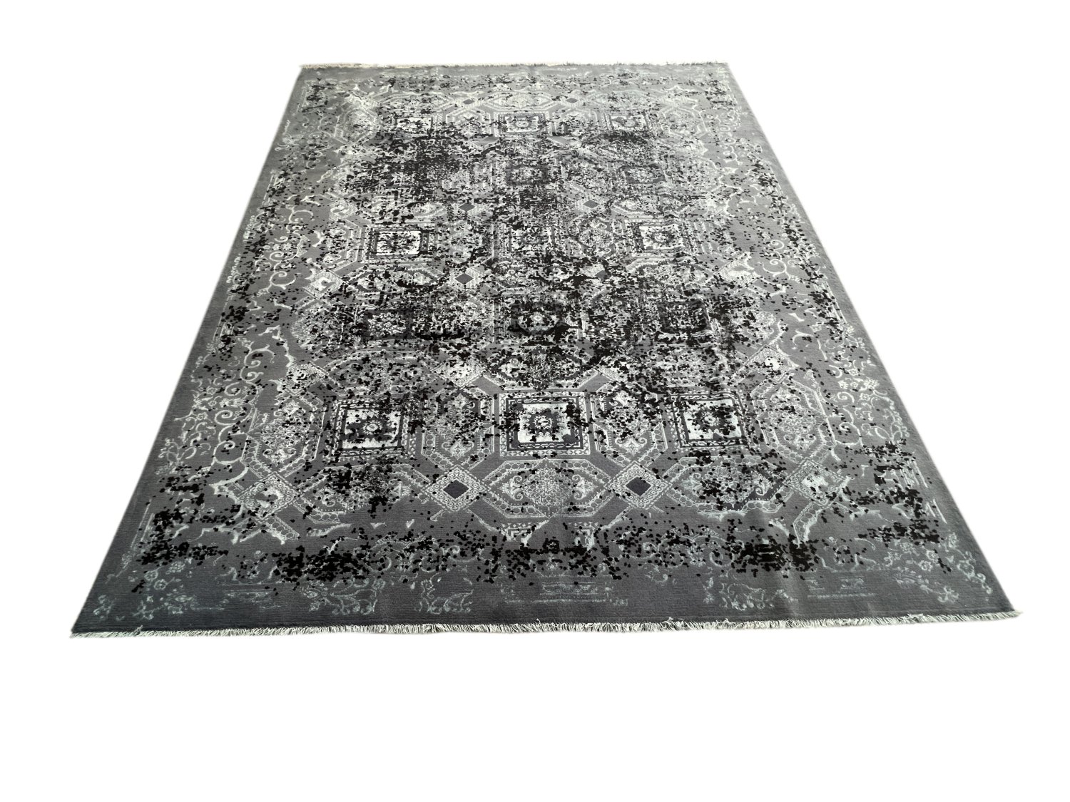فرش پشمی ماشینی طبیعی و ارگانیک کد 0128 - زمینه طوسی پر رنگ - حاشیه طوسی پر رنگ