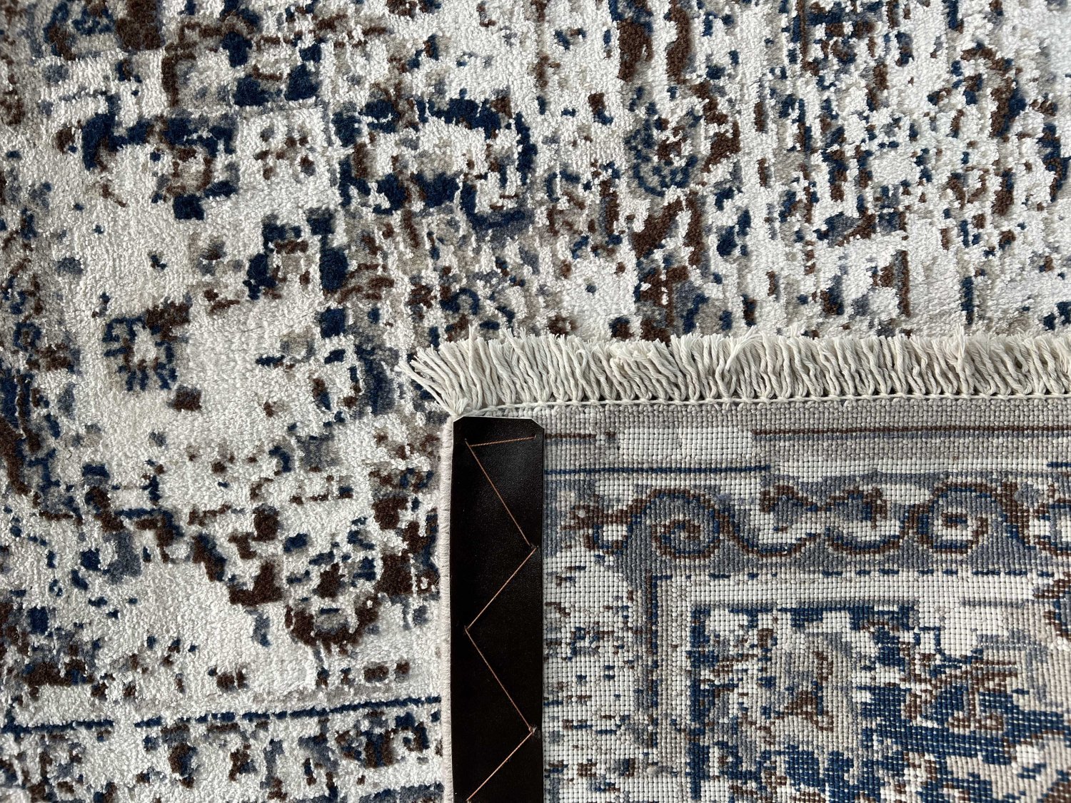 فرش پشمی ماشینی طبیعی و ارگانیک کد 0103 - زمینه کرم - حاشیه سفید