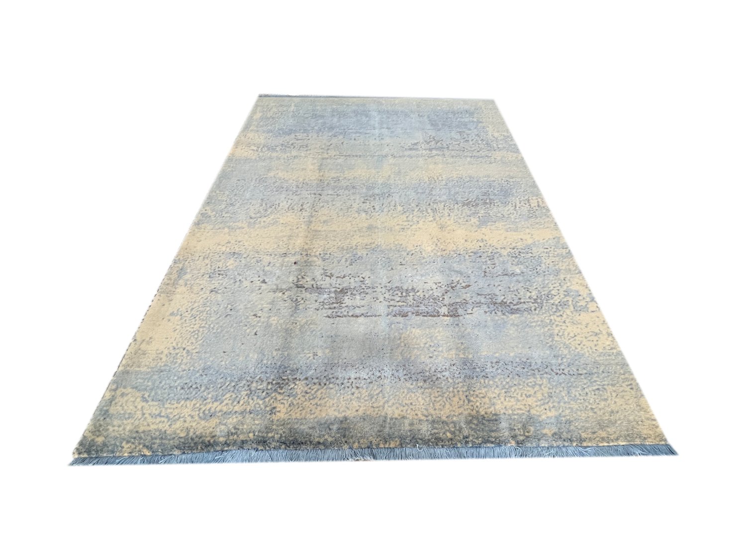 فرش پشمی ماشینی طبیعی و ارگانیک کد 0032 - زمینه آبی کم رنگ - حاشیه کرم
