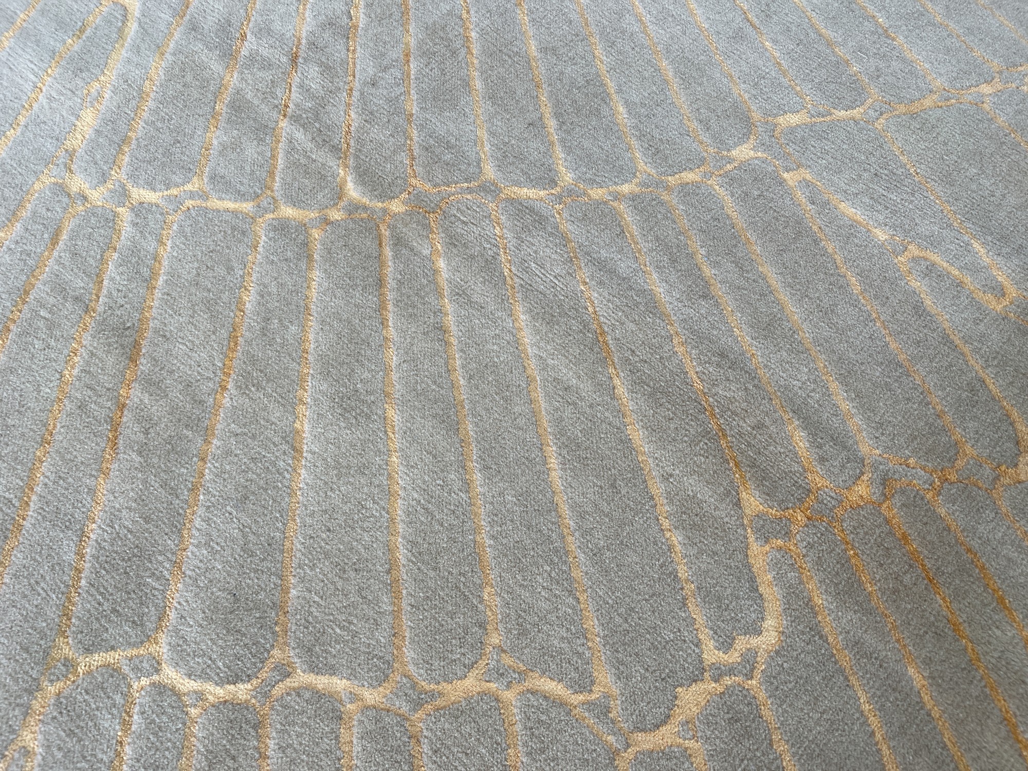 فرش پشمی ماشینی طبیعی و ارگانیک کد M118 - زمینه کرم - حاشیه کرم