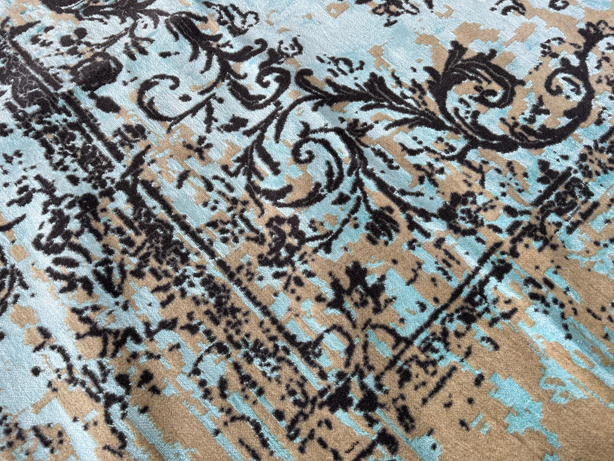 فرش پشمی ماشینی طبیعی و ارگانیک کد M107 - زمینه آبی کم رنگ - حاشیه کرم